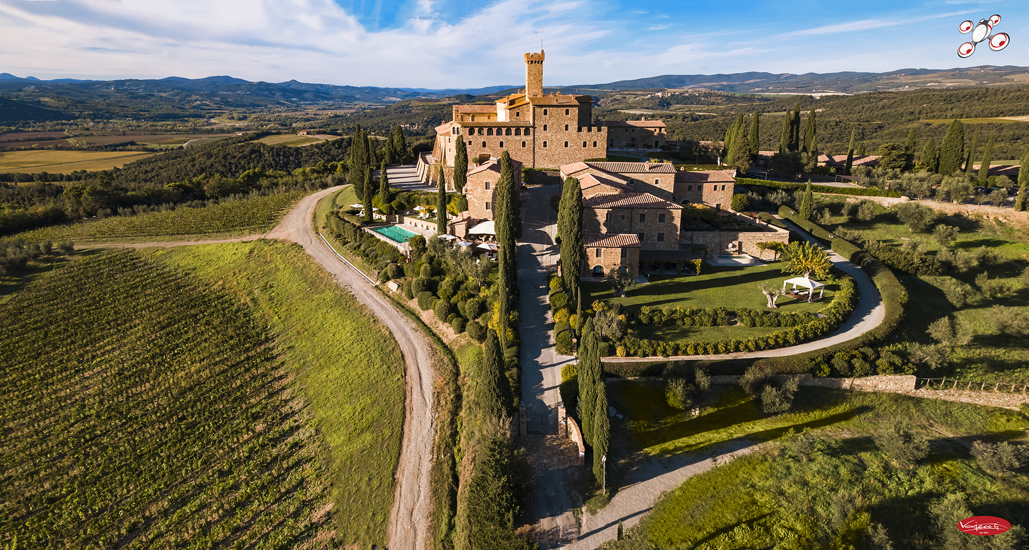 Vajenti Toscana aerea drone loghi